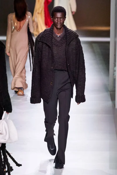 Look 52